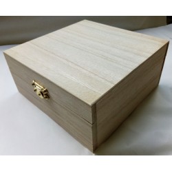 Krabička dřevěná  š 15cm x d15 x v 7cm